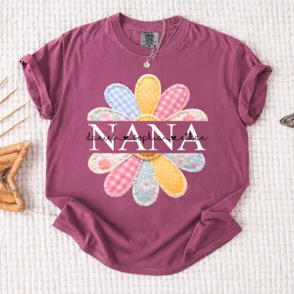 Comfort Colors Personalized Nana Shirt with Colorful Patchwork Daisy – Custom Grandma Gift with Grandkids Names