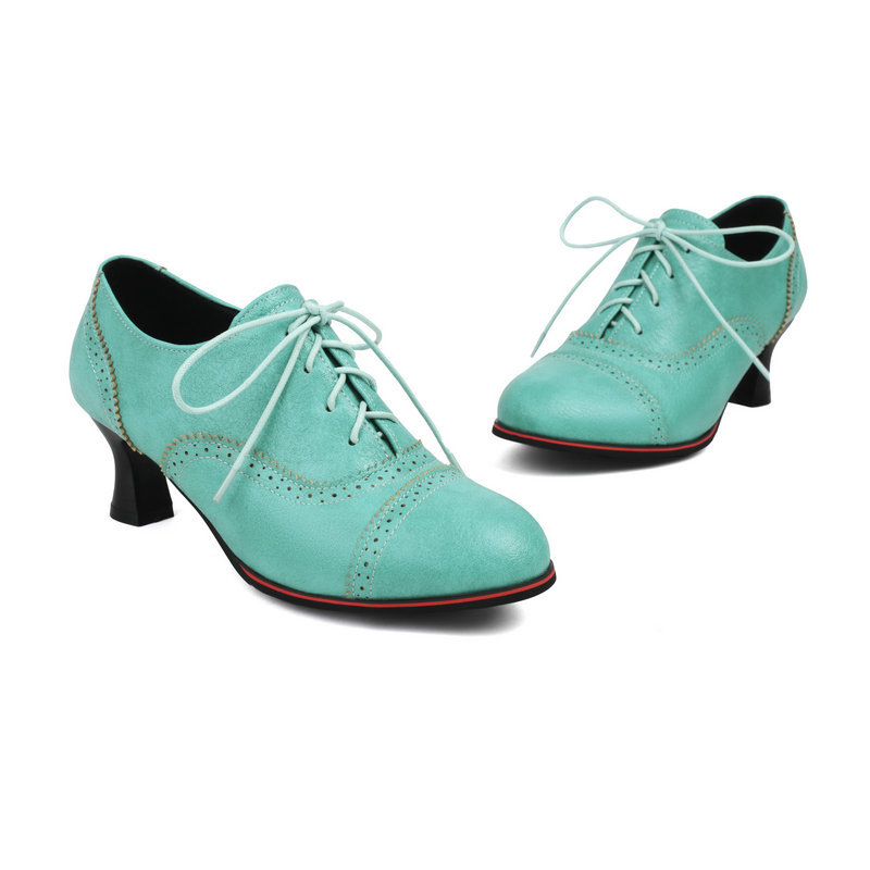 Vintage Wingtip Heels: Stylish Lace-Up Shoes for Everyday & Date Nights