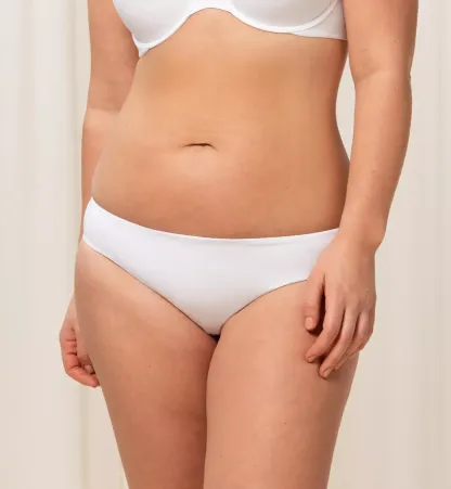 BODY MAKE-UP ESSENTIALS-1