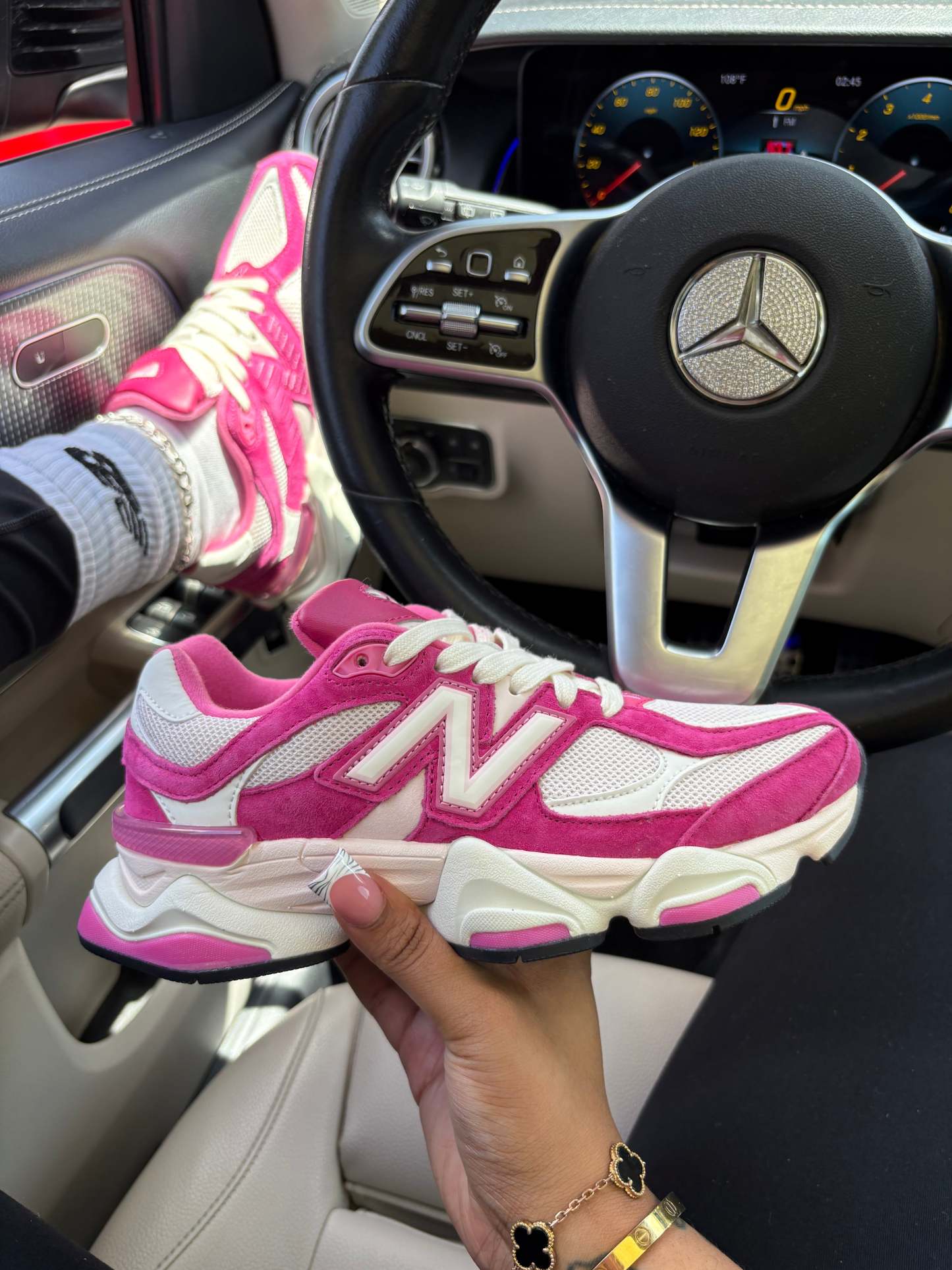 9060 “Fushia Pink”