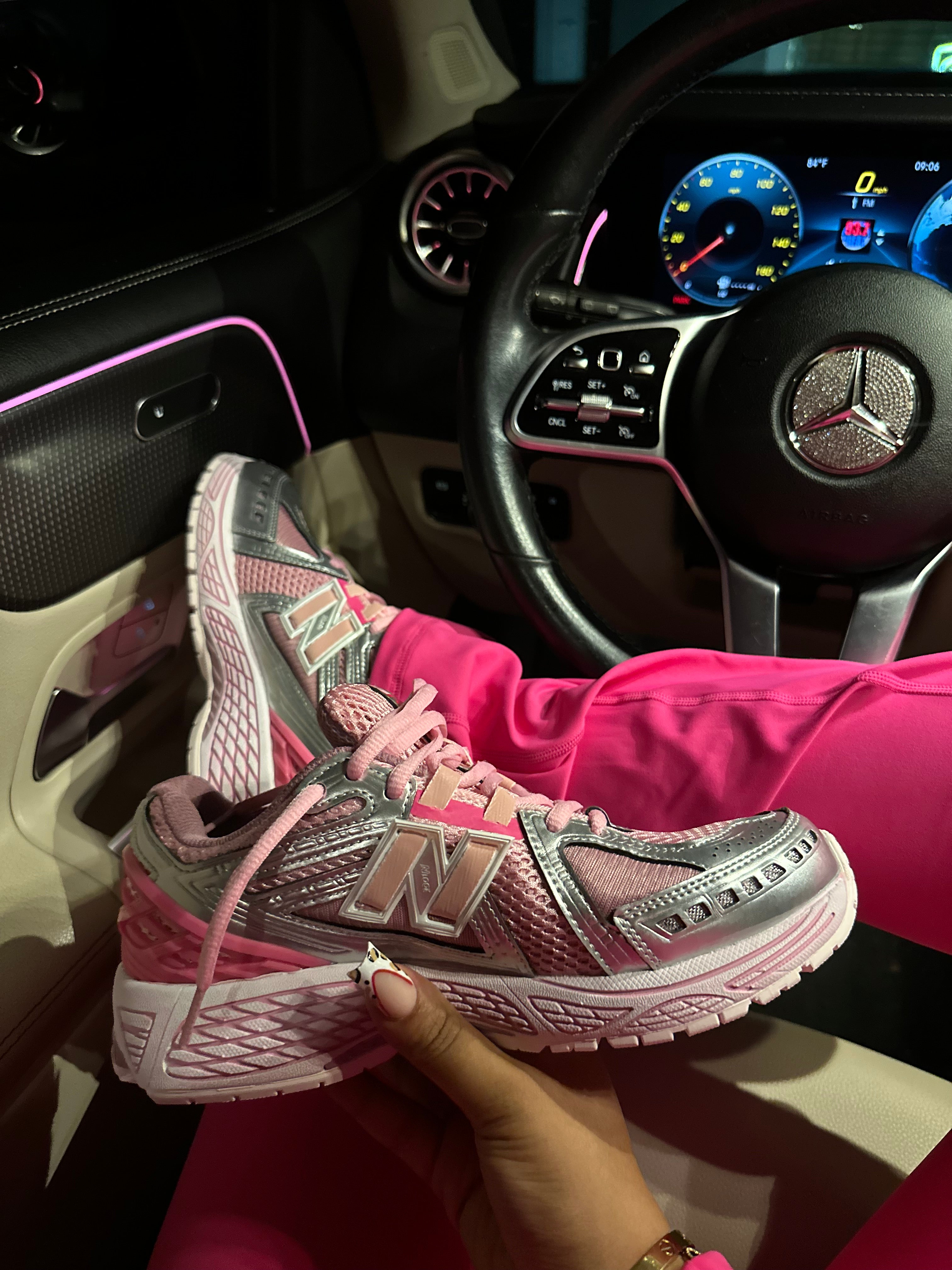 1906R “Pink/Silver”