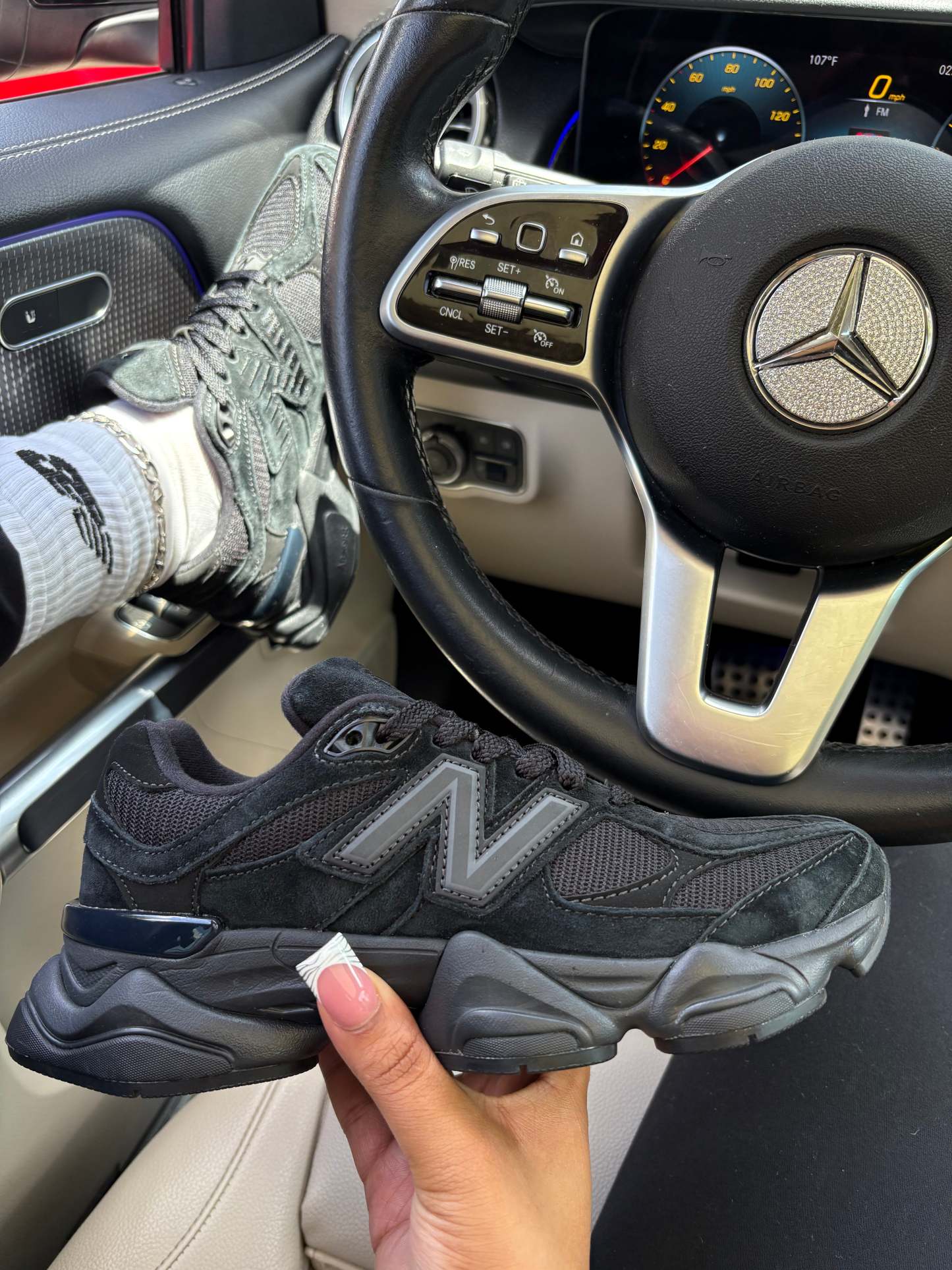 9060 “Triple Black”