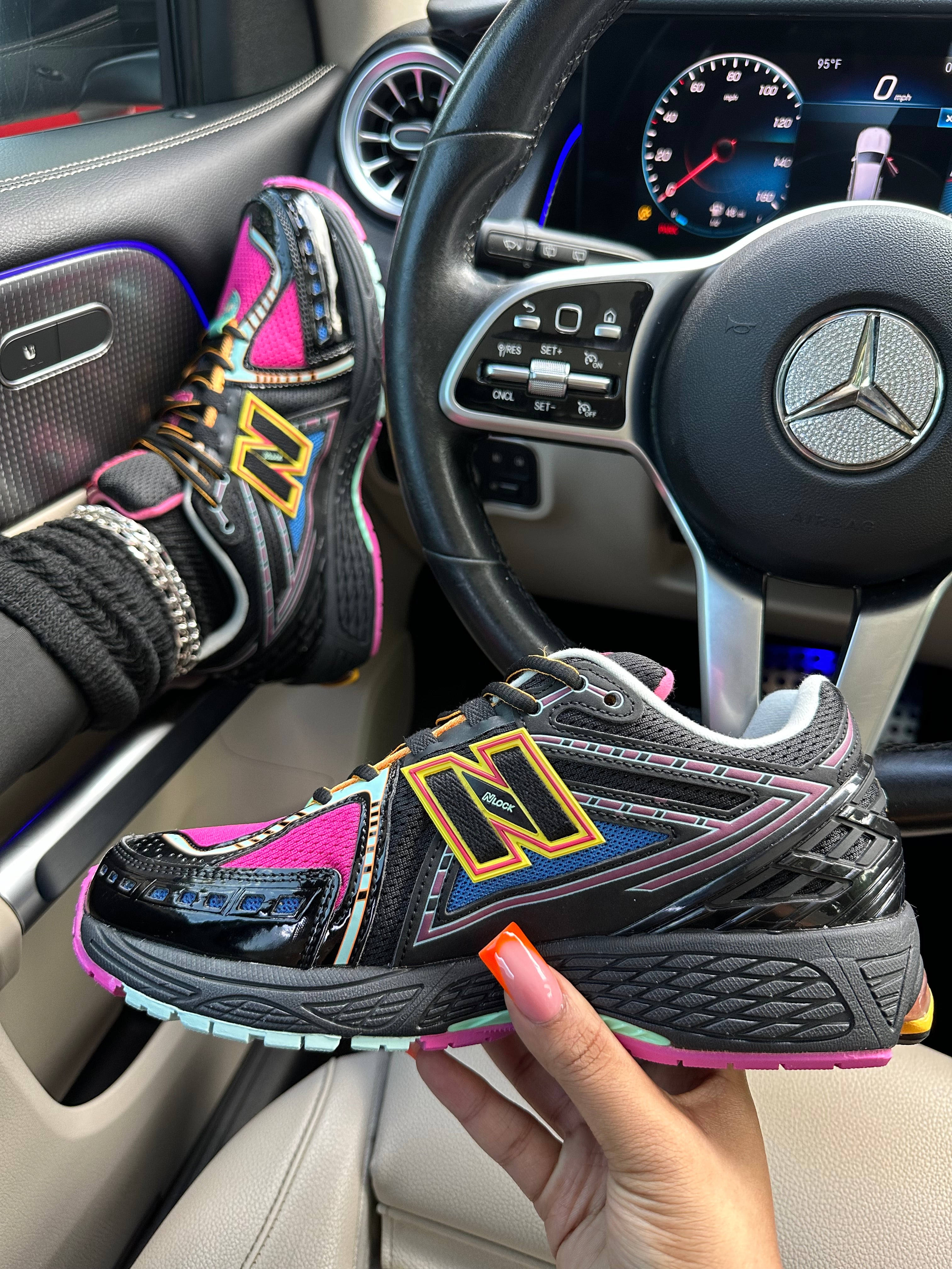 1906R “Neon Lights”