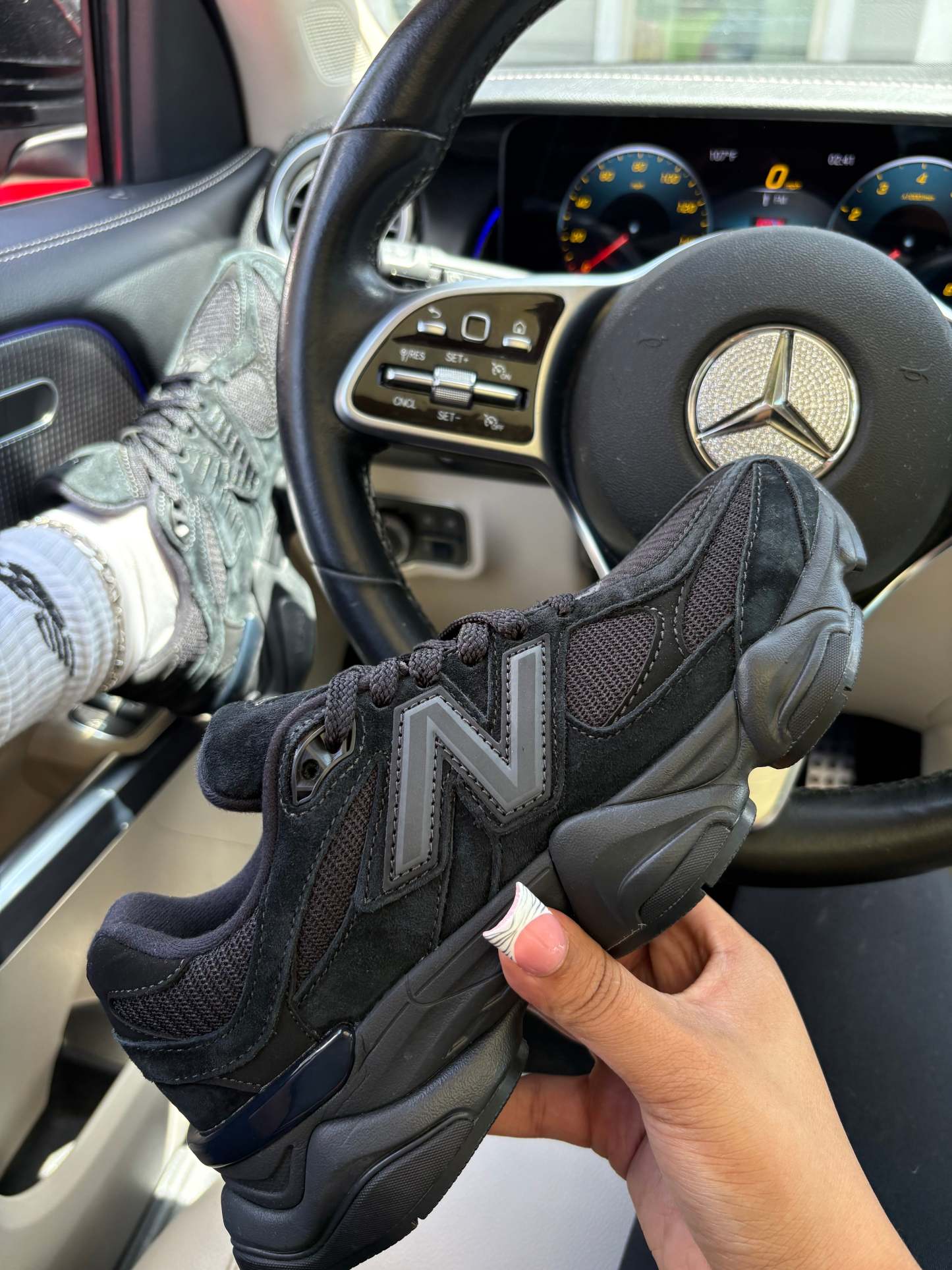 9060 “Triple Black”