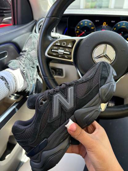 9060 “Triple Black”