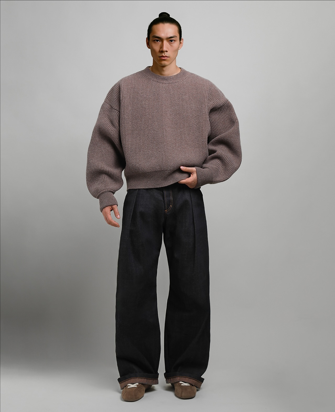 HEAVY RIBBED RELAXED KNIT SWEATER