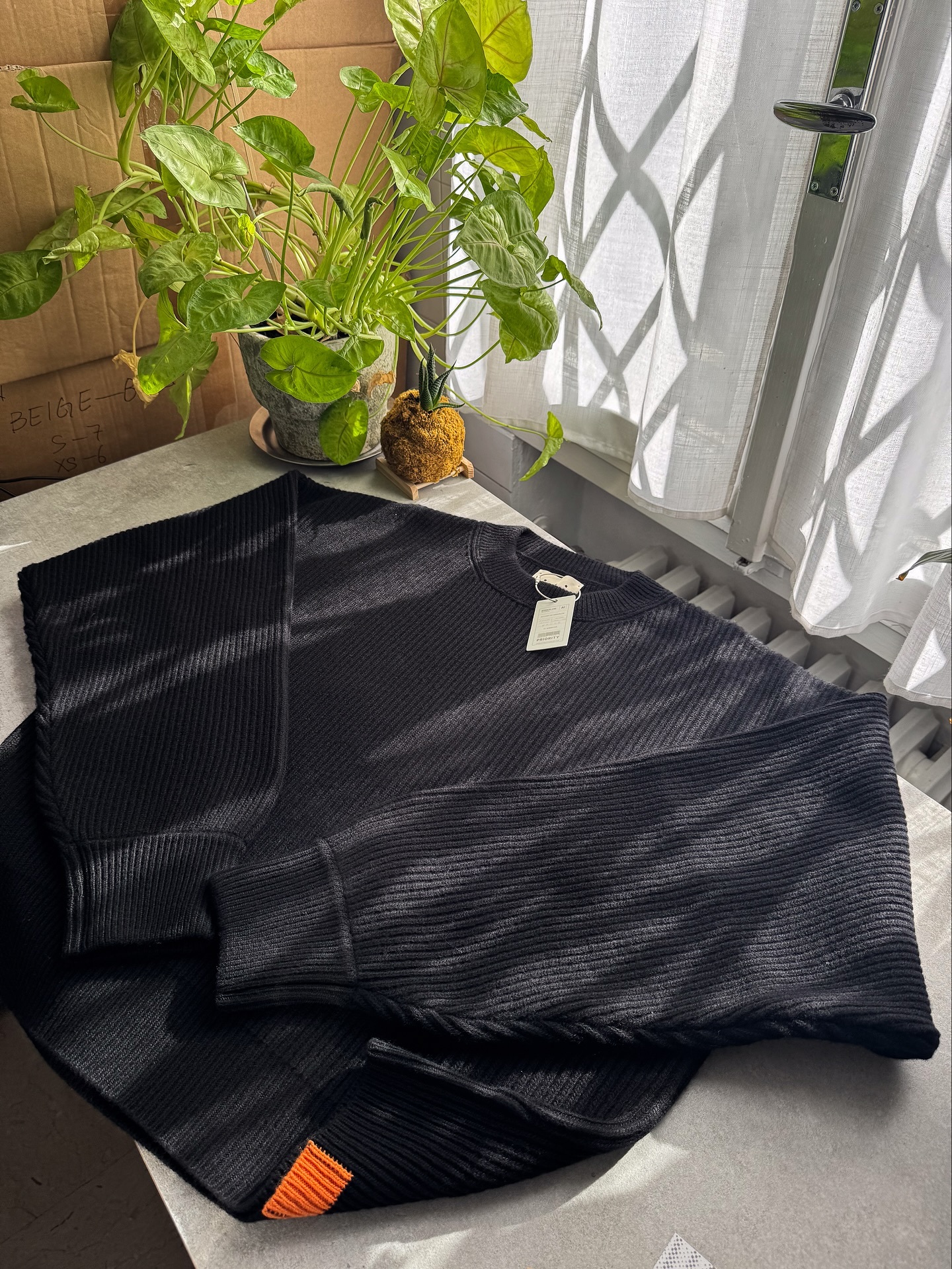 HEAVY RIBBED RELAXED KNIT SWEATER