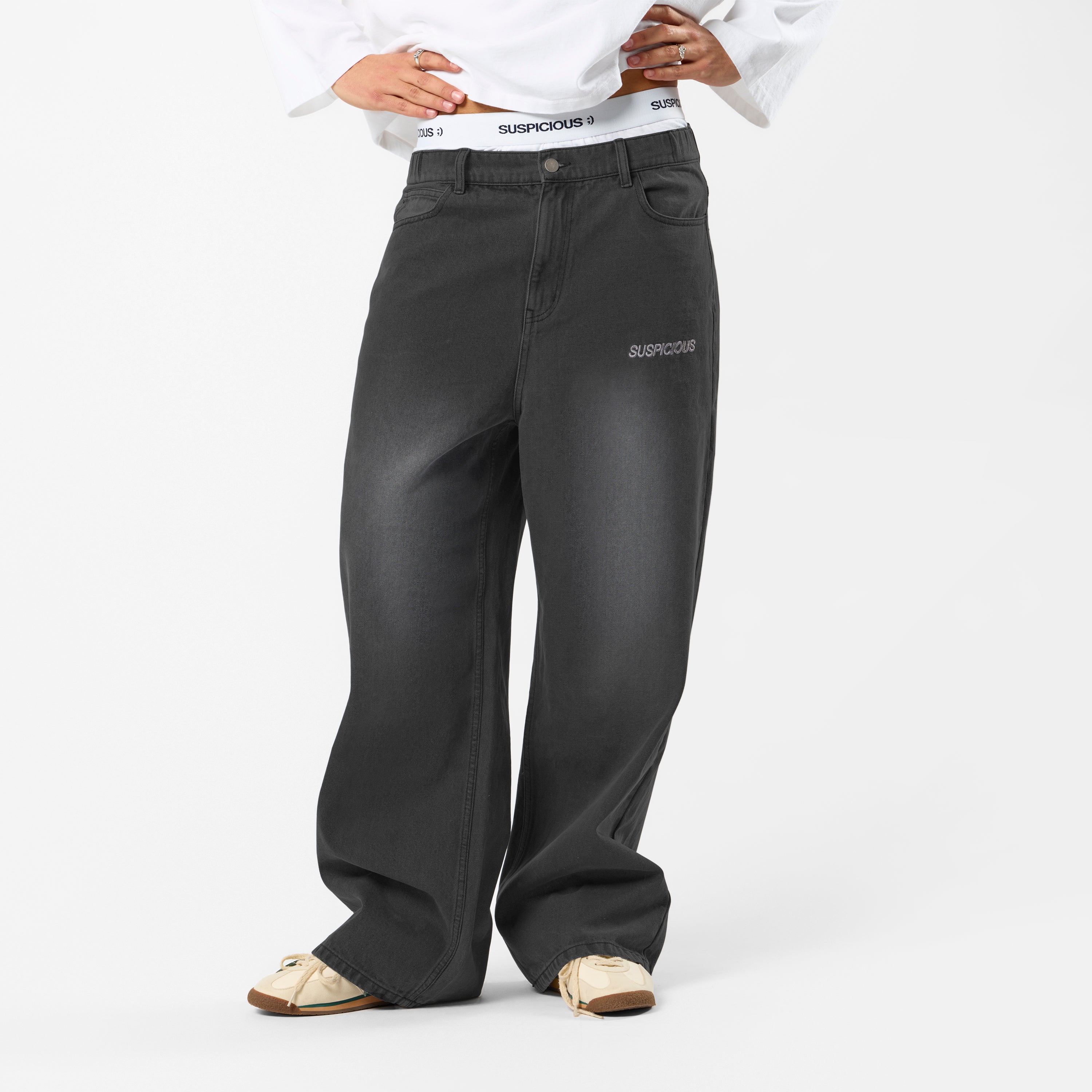 Winter 5 / Essentials Roomie Jeans - Black