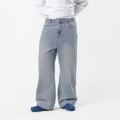 Winter 5 / Essentials Roomie Jeans - Bleached