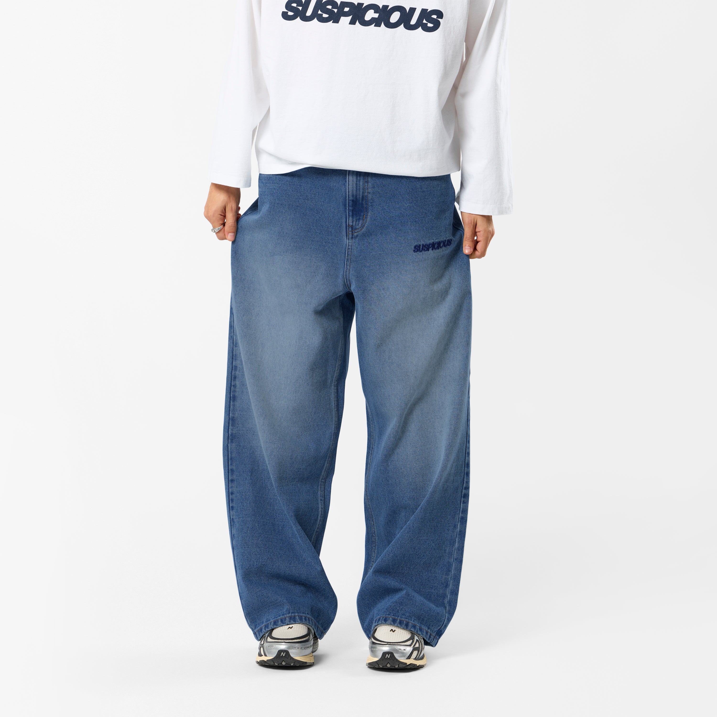 Winter 5 / Essentials Roomie Jeans - Washed Blue