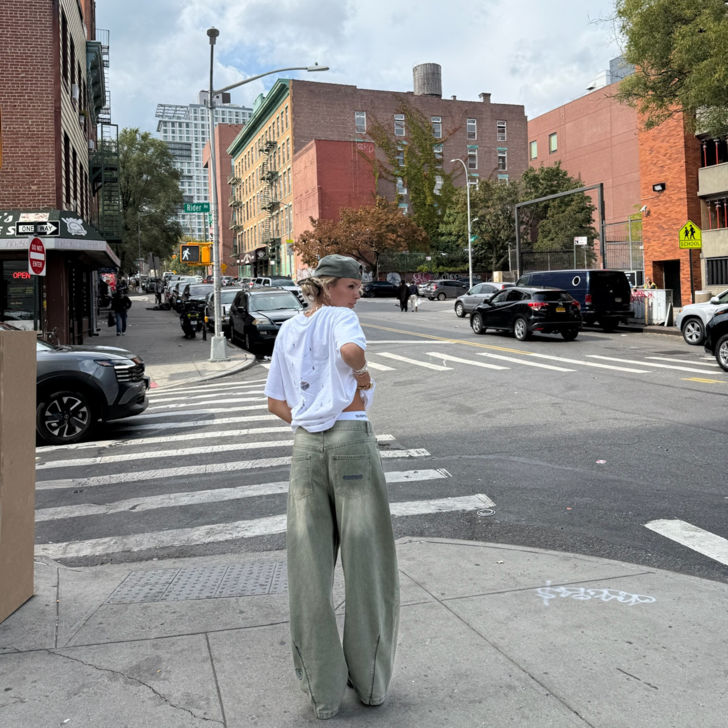 Winter1 / The Skier Tee - White
