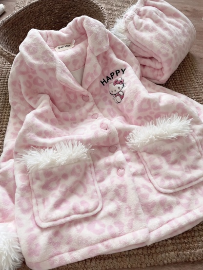 Leopard Print Hello Kitty Flannel Pajamas for Women, Thickened Warm Pajamas for Autumn and Winter