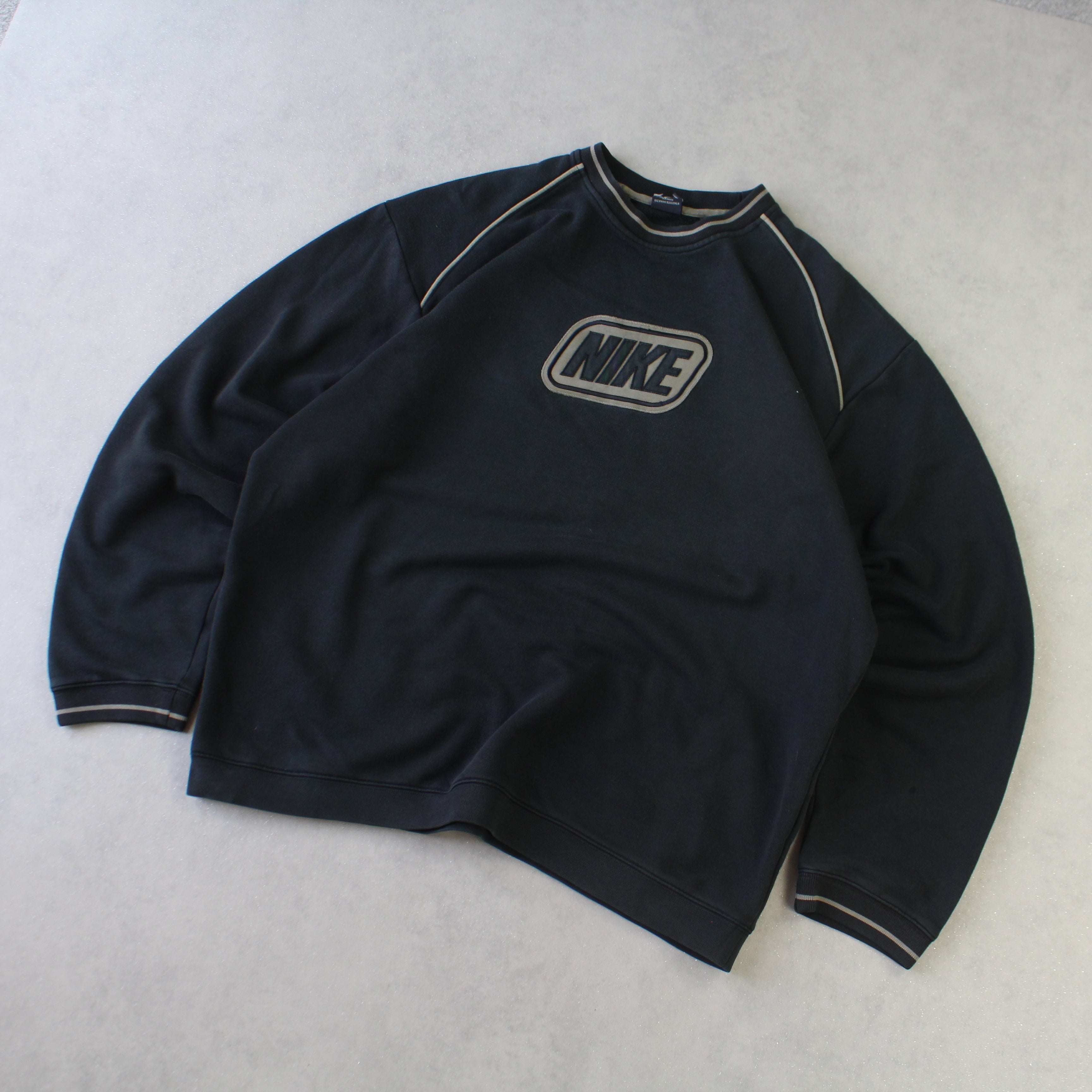 RARE 2000s  Sweatshirt Black-OSI
