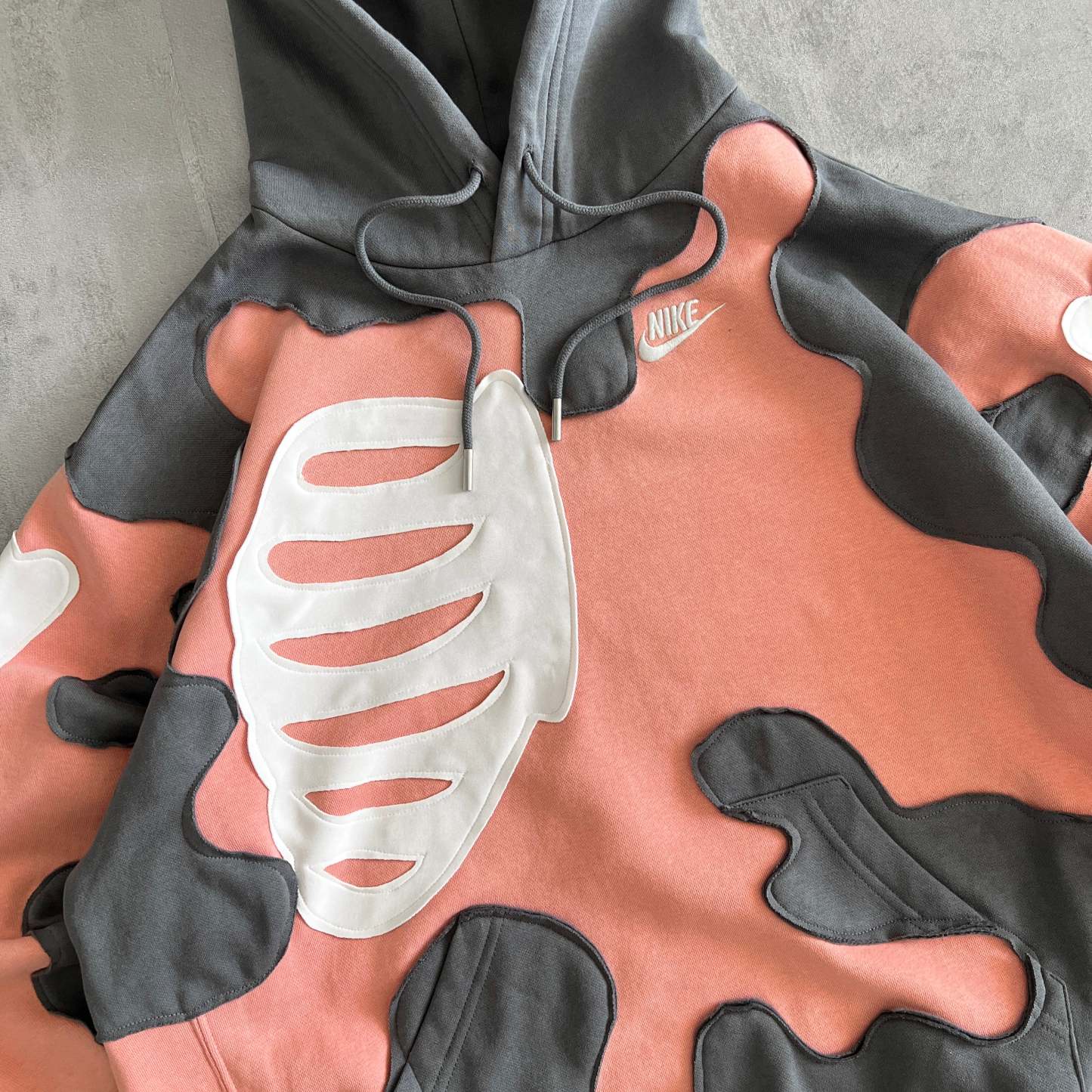 'BONES' HOODIE (M)