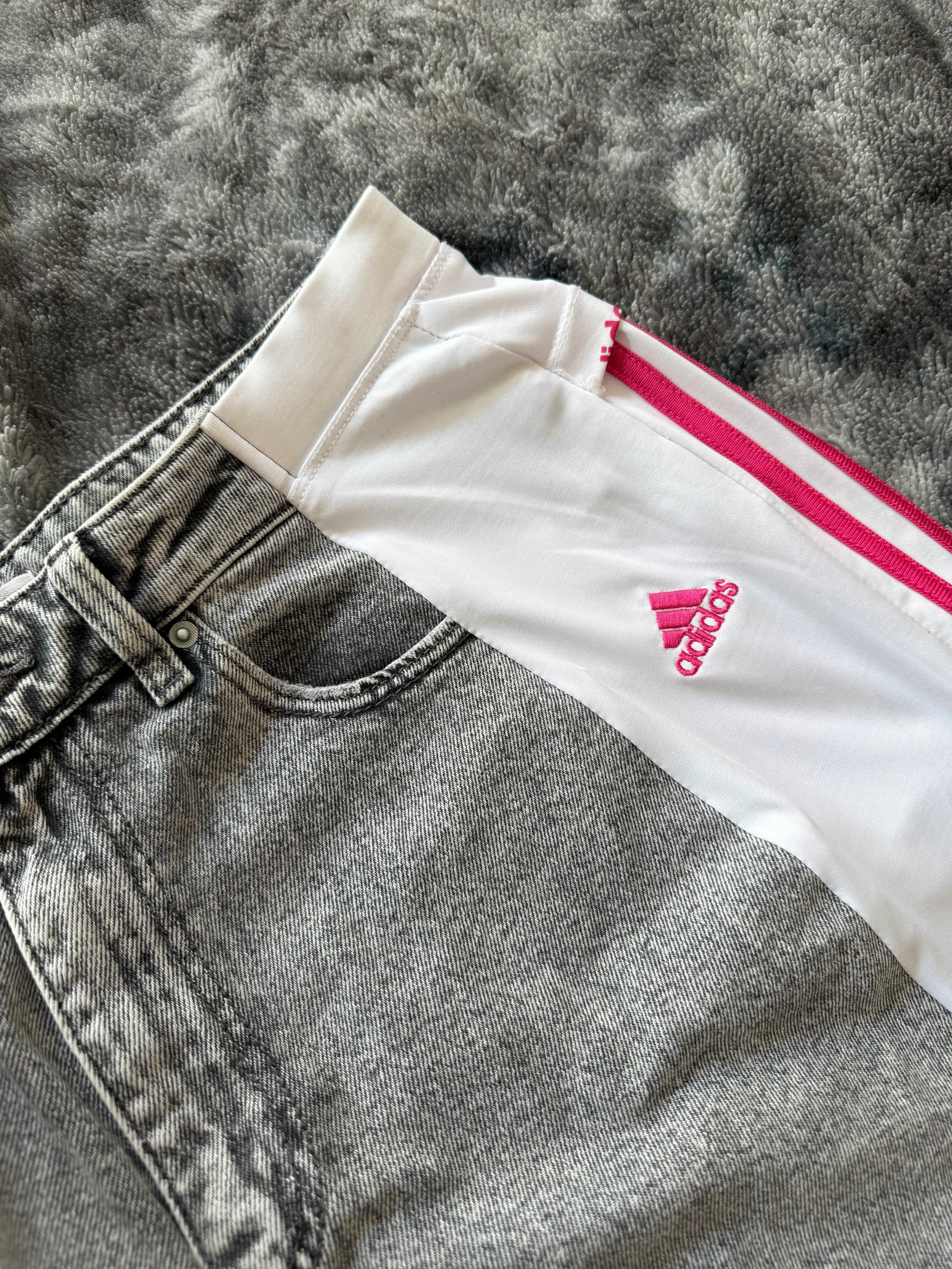 Custom Grey/White Baggy Jeans with Pink Stripes – One of a Kind – Size M
