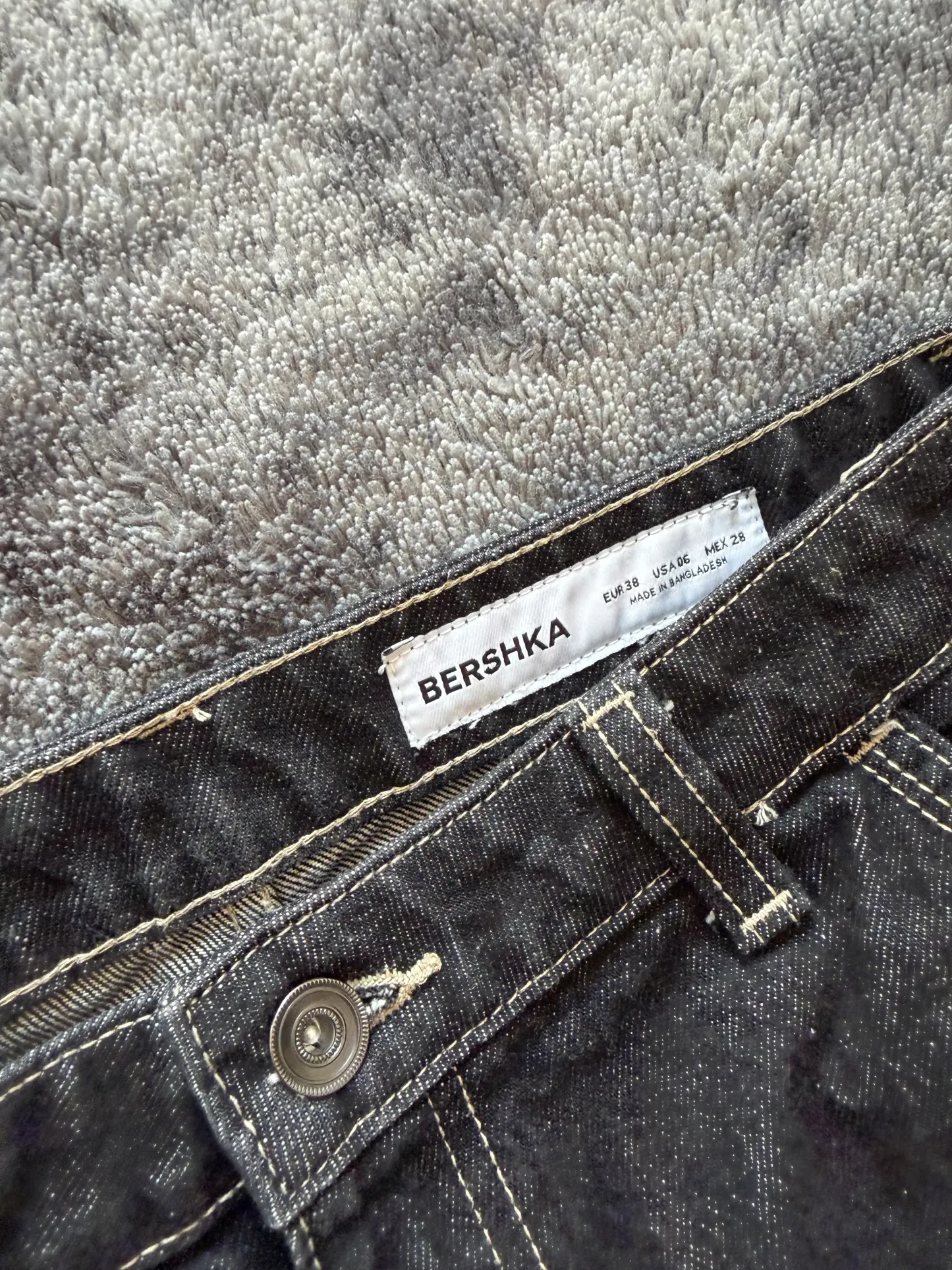 Custom Dark Grey Baggy Jeans with Three Stripes – One of a Kind – Size M