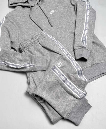 Conjunto  Tracksuit Europa-OSI