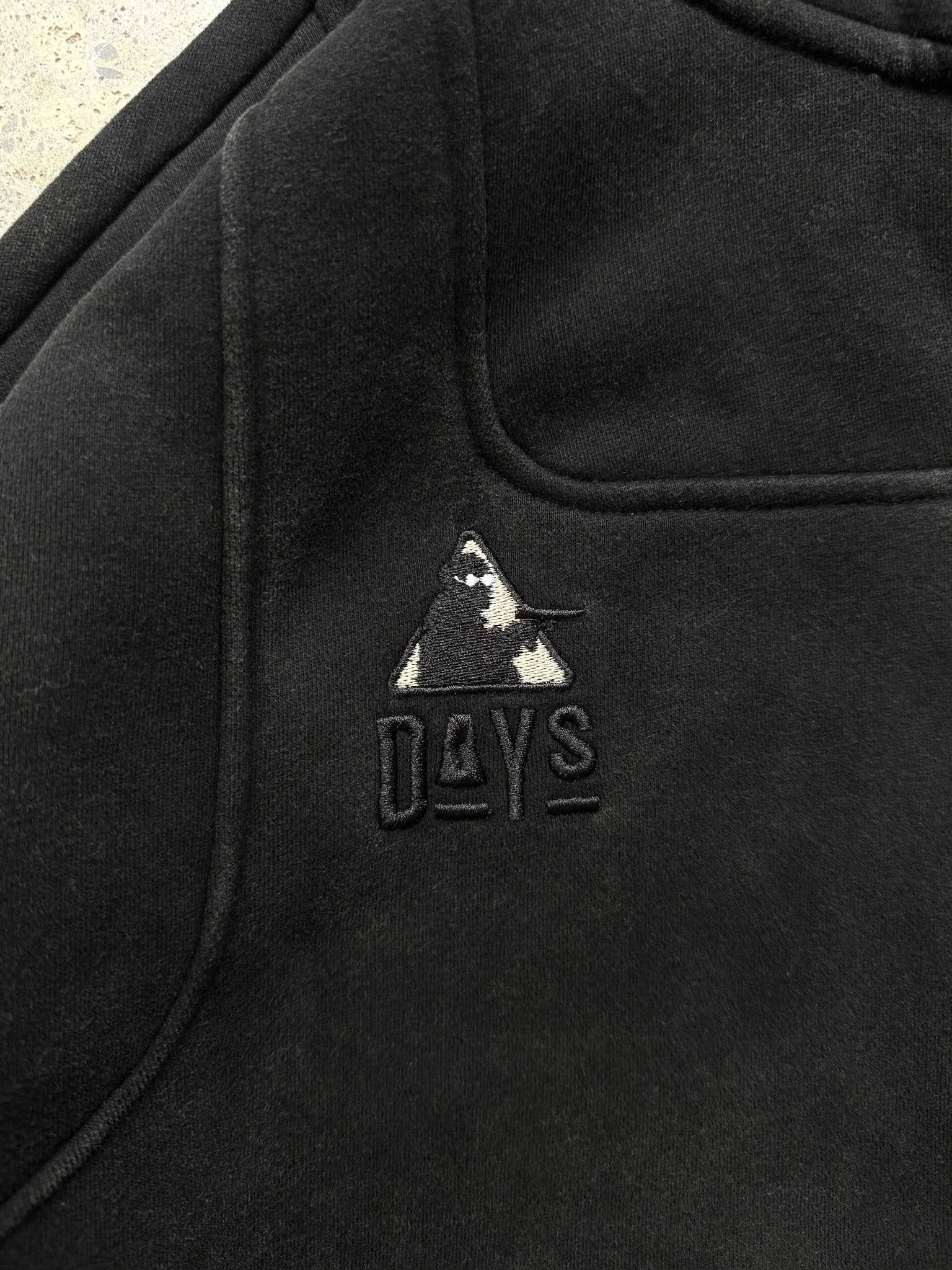 "DAYS" Hoodie Black-OSI