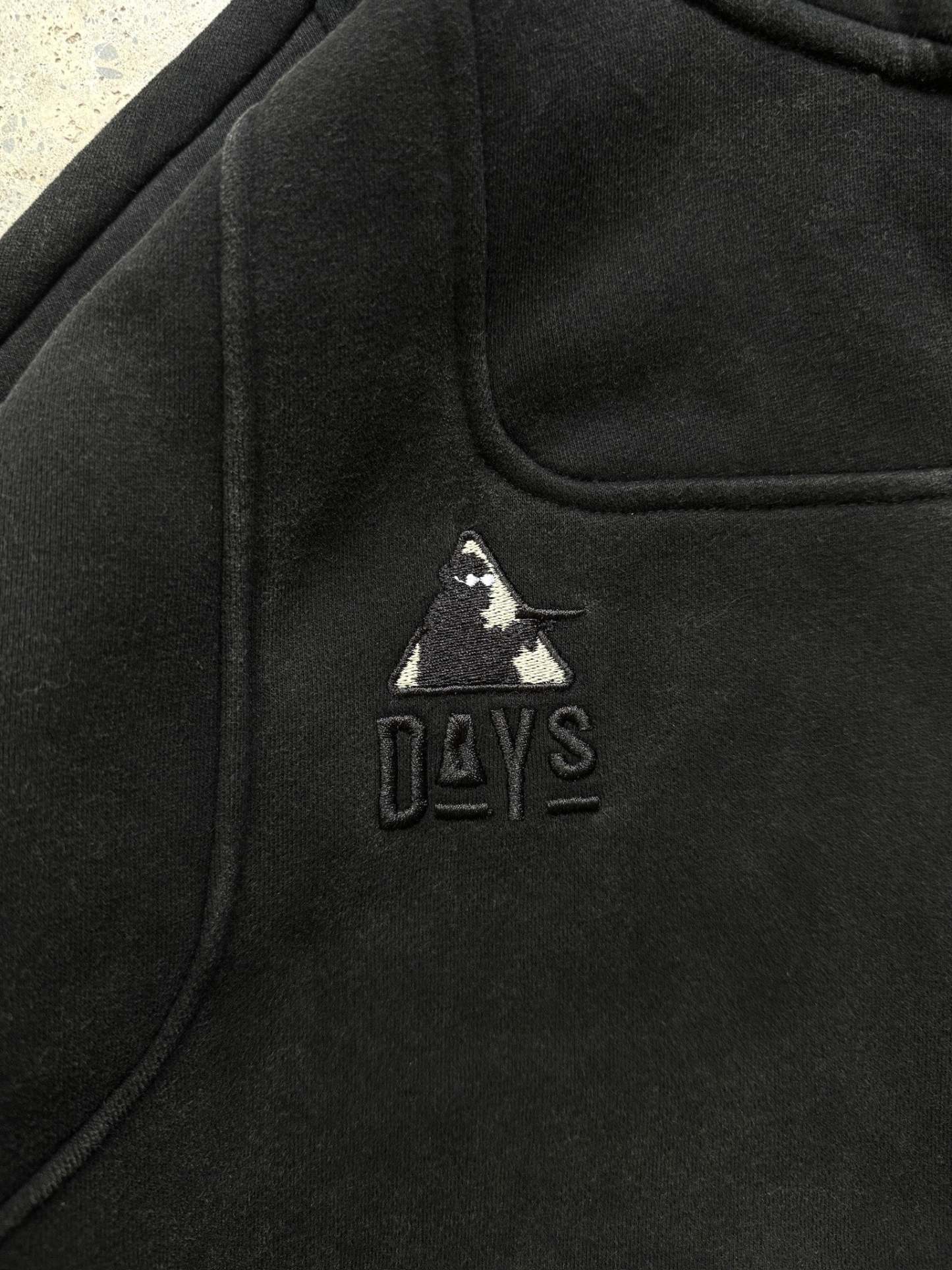 "DAYS" Hoodie Black-OSI