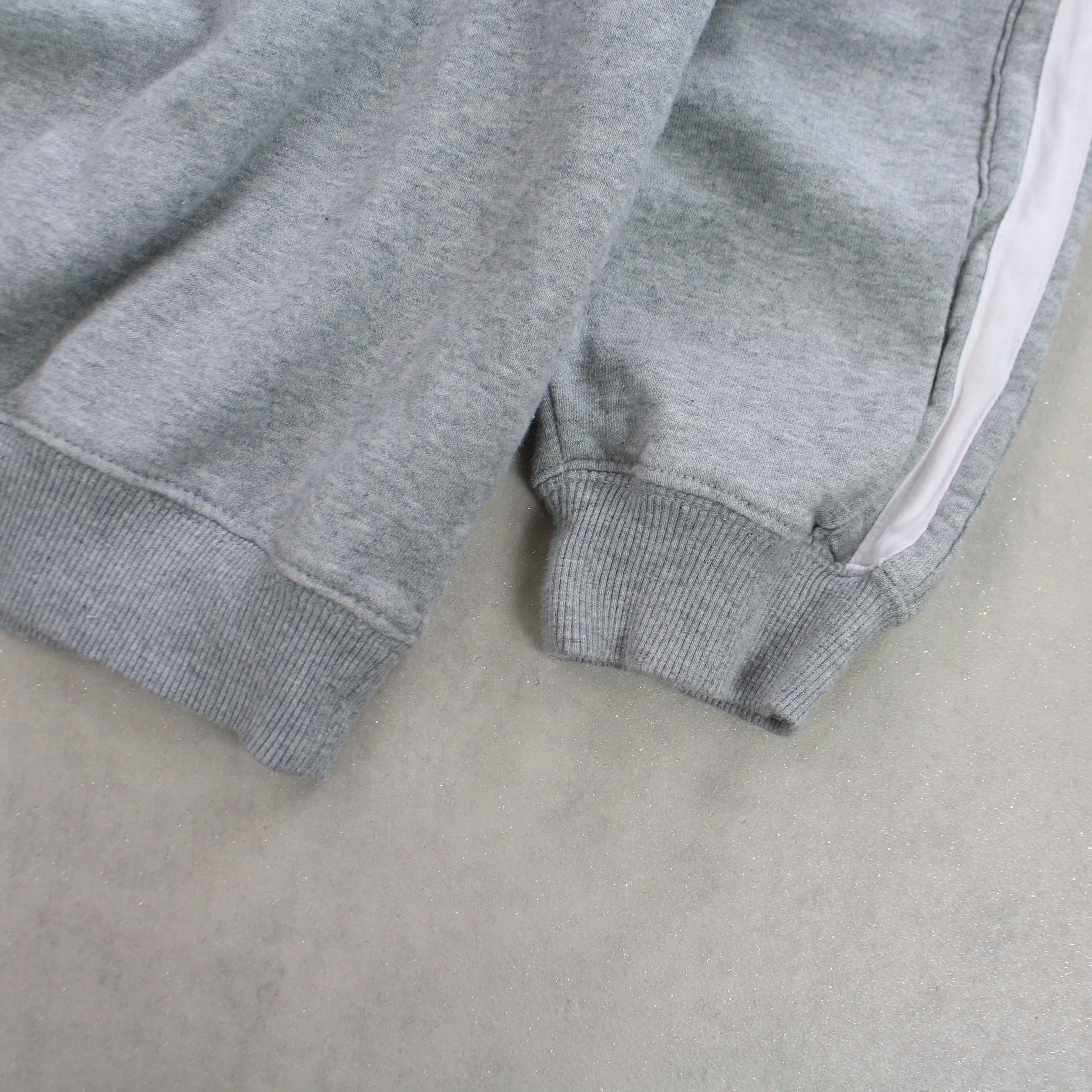 RARE 2000s  Sweatshirt Grey-OSI