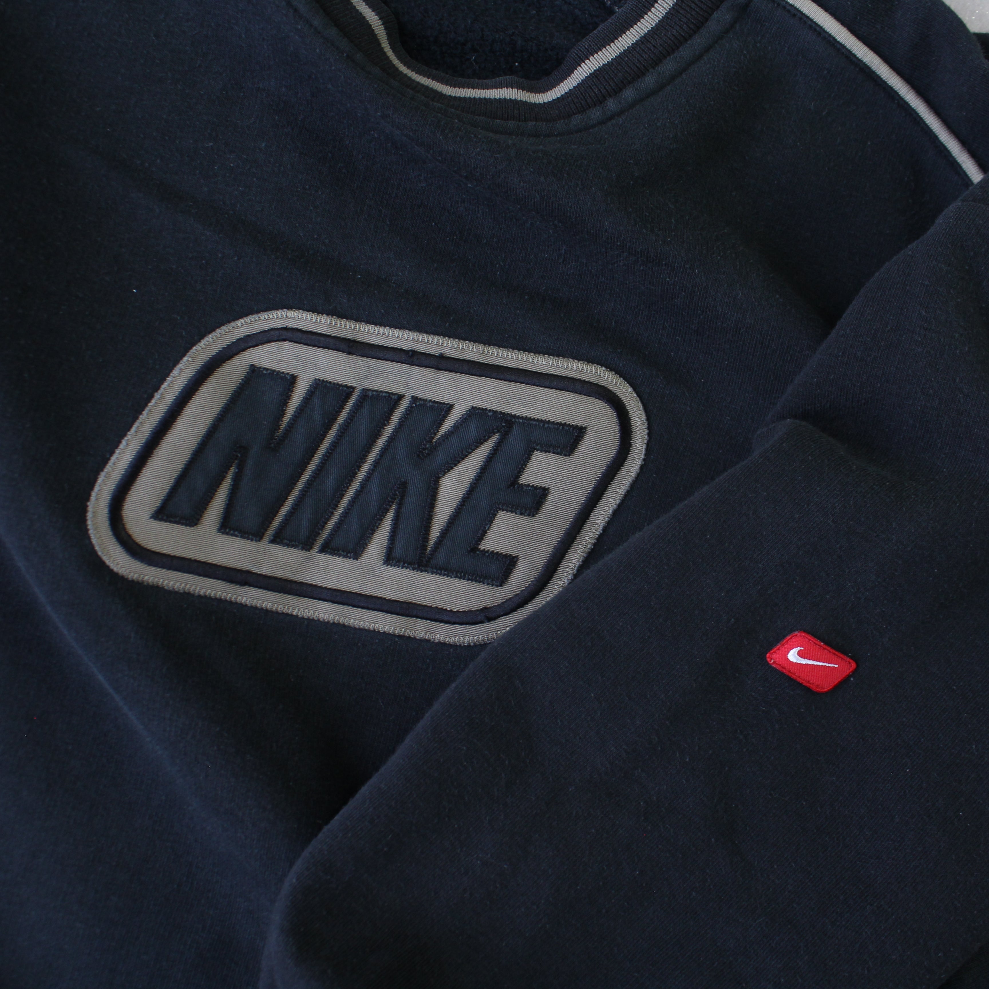 RARE 2000s  Sweatshirt Black-OSI