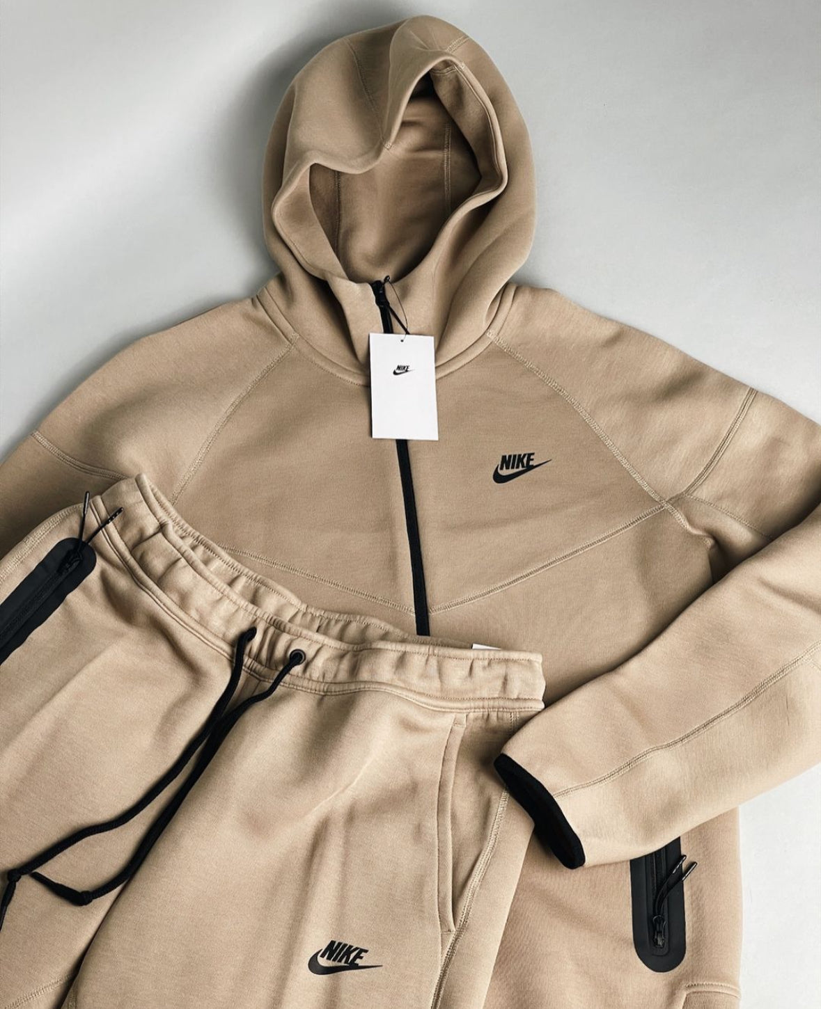 Conjunto  Tech Fleece 2024-OSI