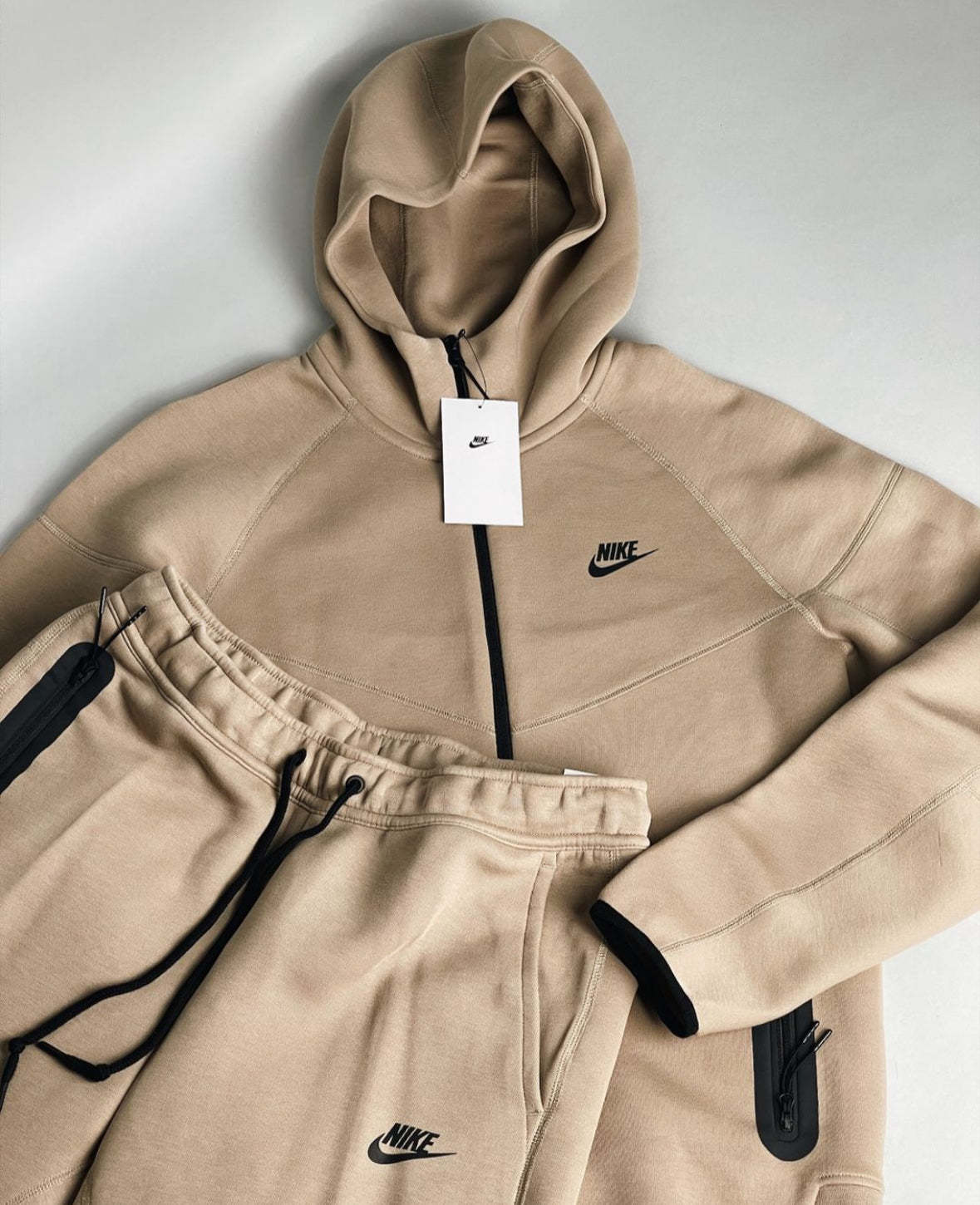Conjunto  Tech Fleece 2024-OSI