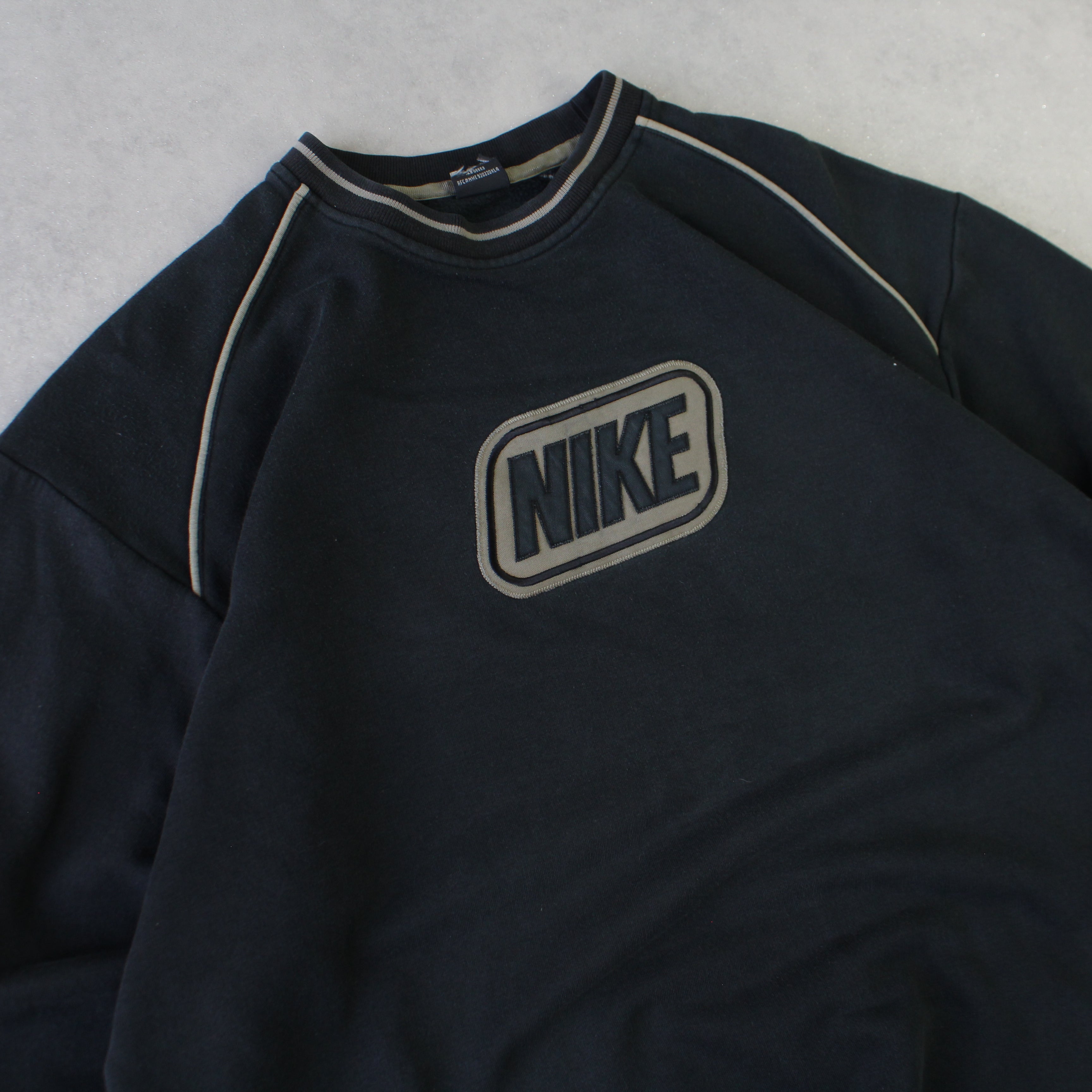 RARE 2000s  Sweatshirt Black-OSI