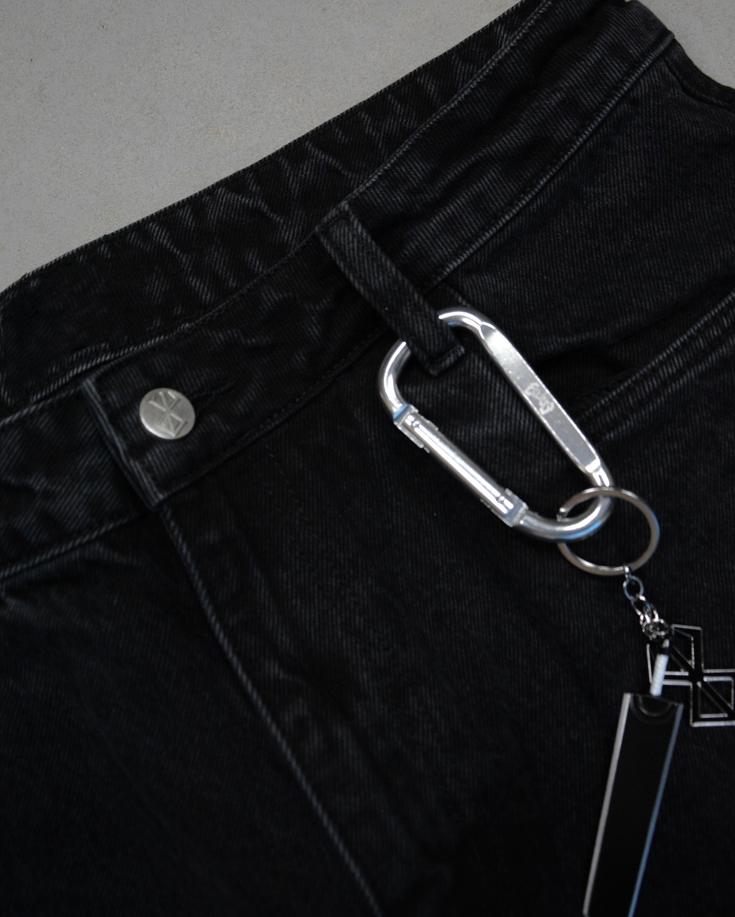 BLACK ARMOR JEANS-OSI