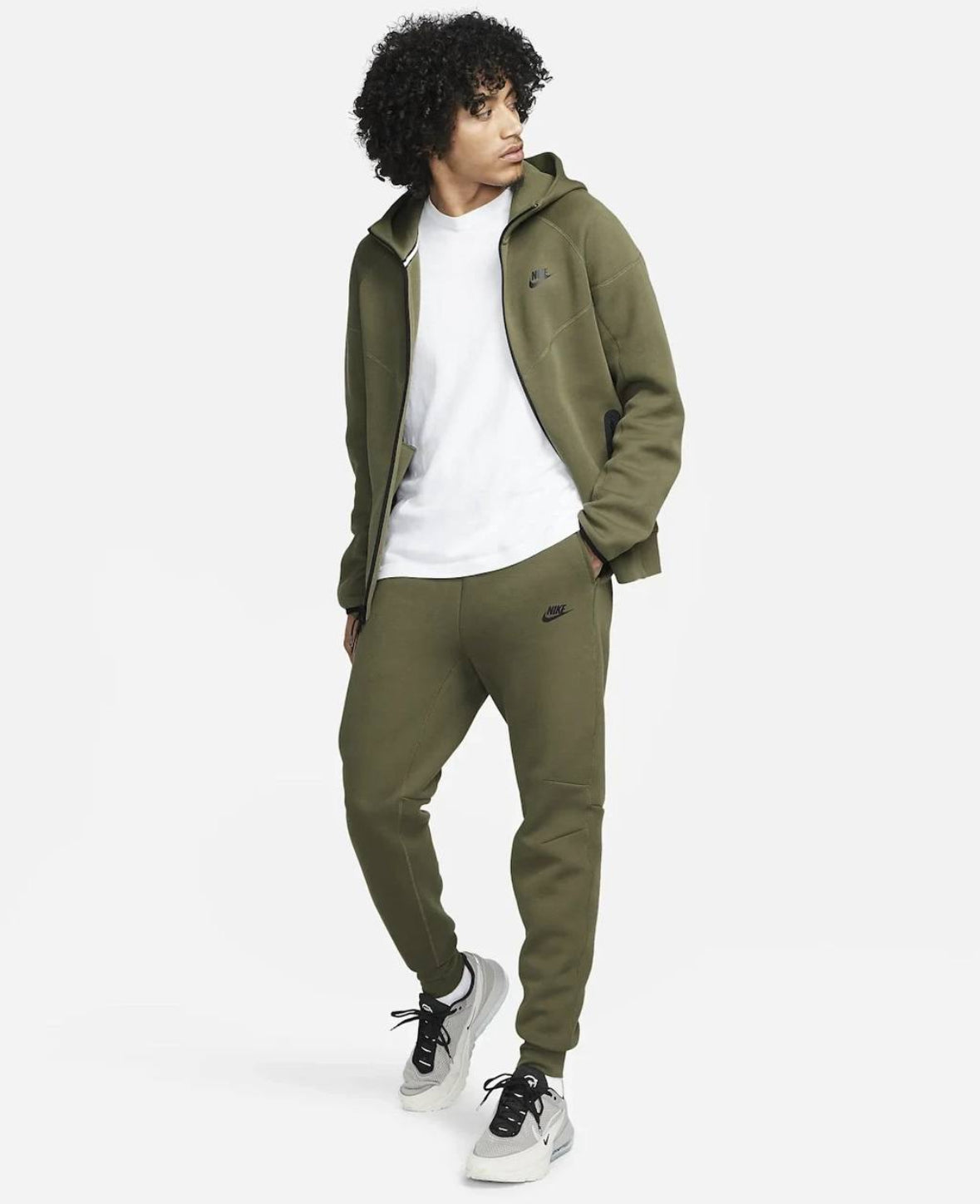 Conjunto  Tech Fleece 2024-OSI