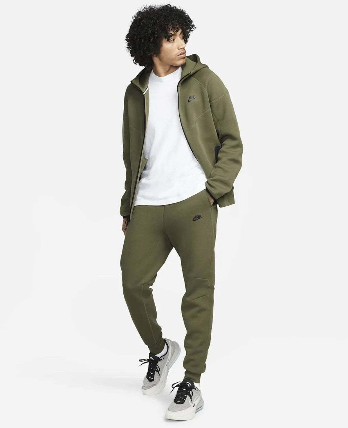 Conjunto  Tech Fleece 2024-OSI
