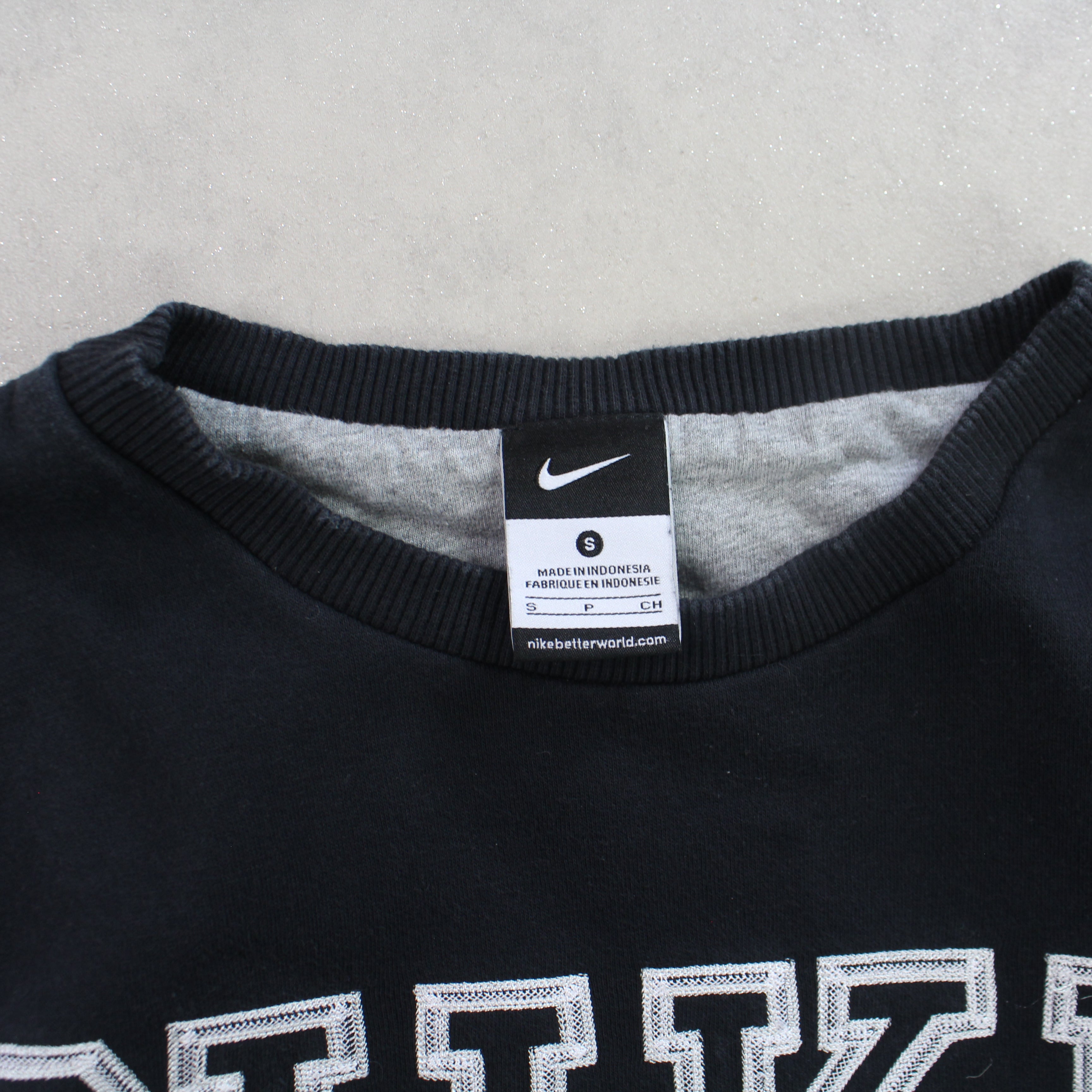 RARE 2000s  Sweatshirt Black-OSI