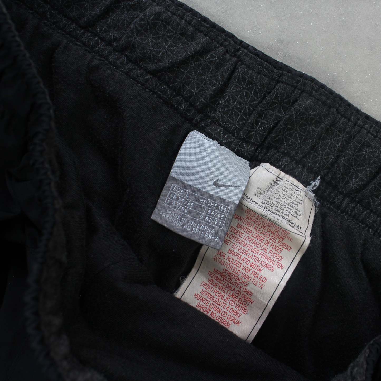 RARE 2000s 72 Trackpants Black-OSI