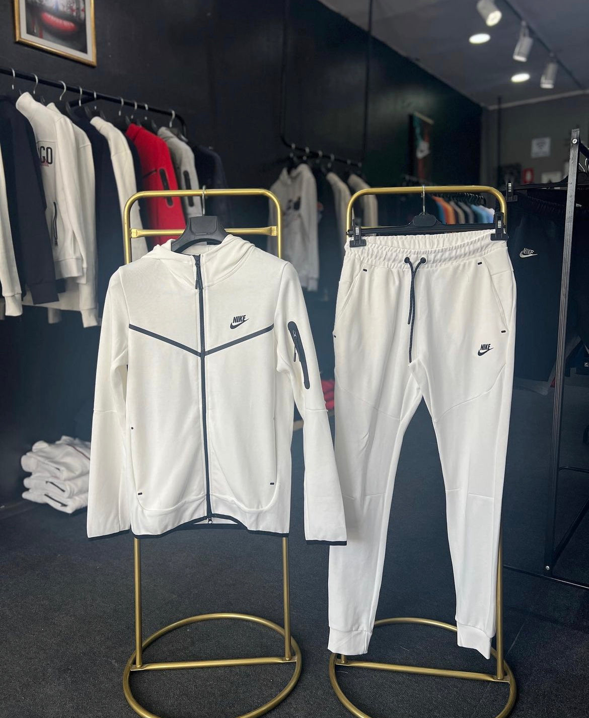 Conjunto  Tech Fleece Branco-OSI