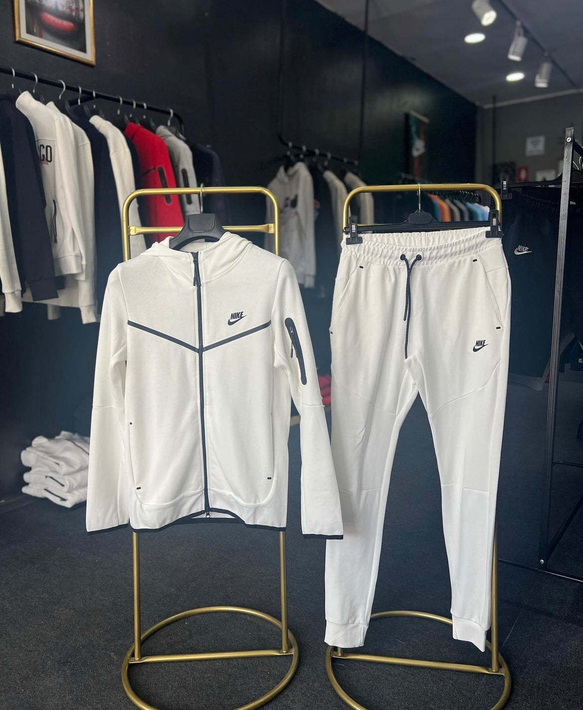 Conjunto  Tech Fleece Branco-OSI