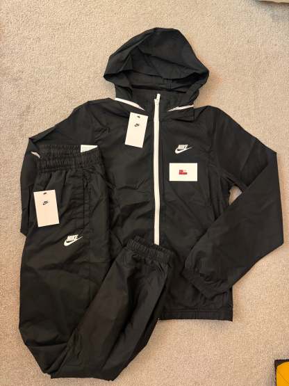 Nike woven Tracksuit-OSI