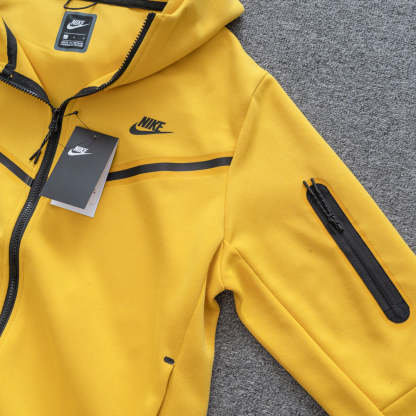 Conjunto  Tech Fleece Amarelo-OSI