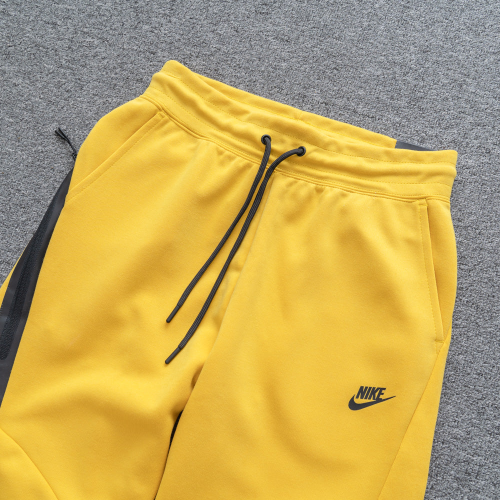 Conjunto  Tech Fleece Amarelo-OSI