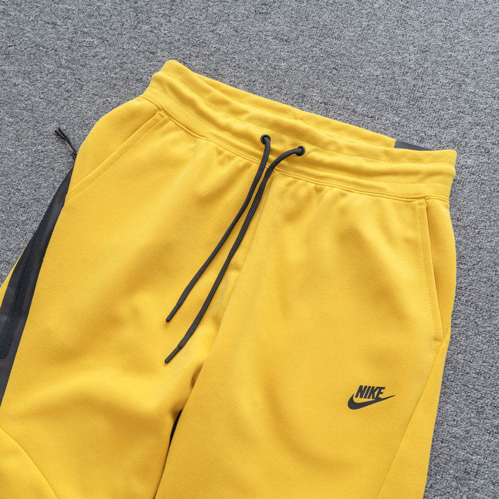 Conjunto  Tech Fleece Amarelo-OSI