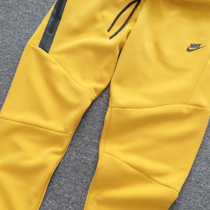 Conjunto  Tech Fleece Amarelo-OSI