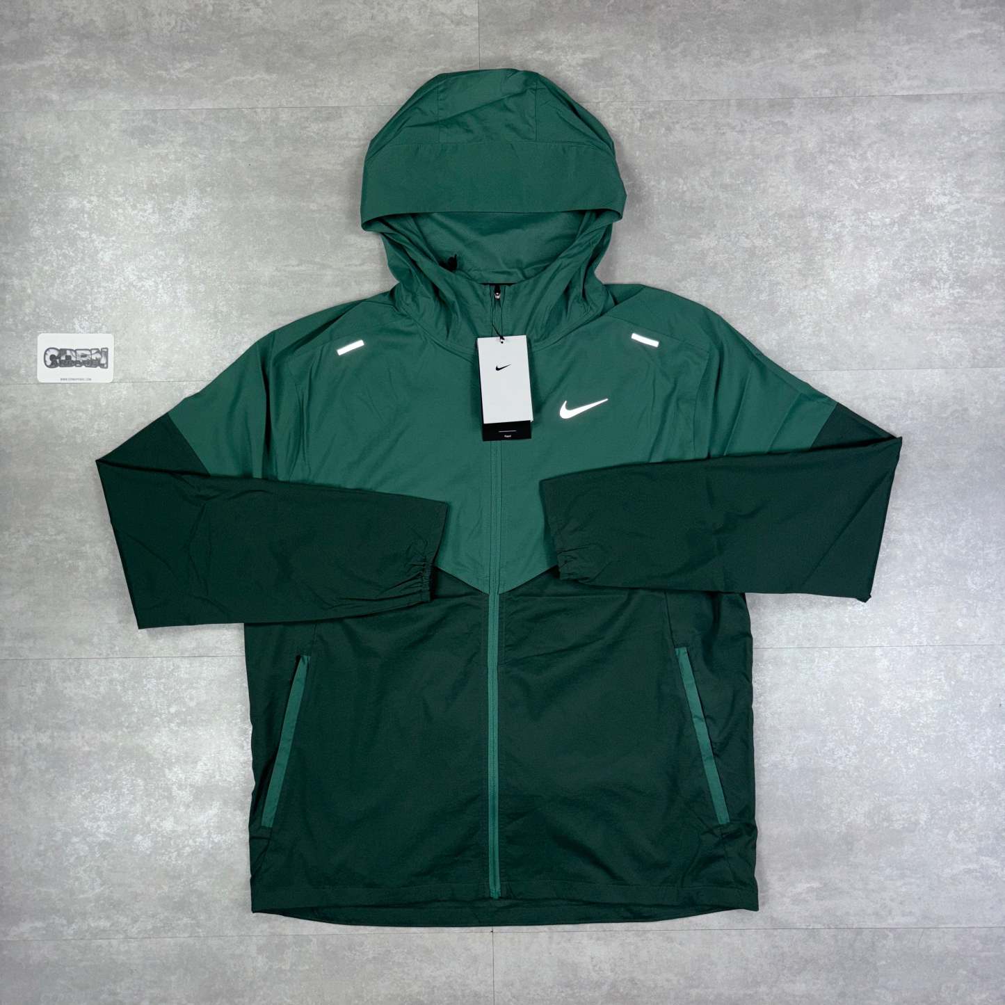 Vintage Green UV Windbreaker,  Miler T-Shirt &  Challenger Shorts Set-OSI