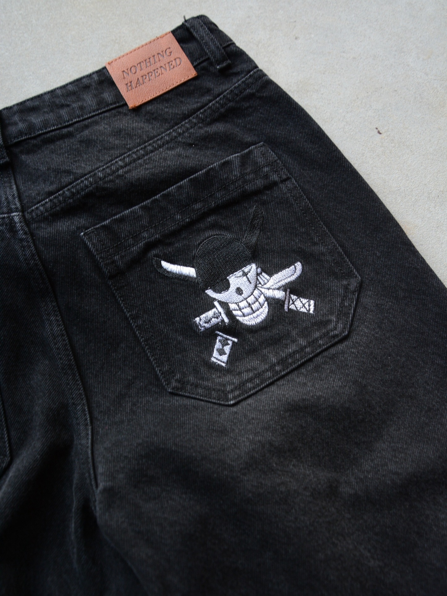 ZORO "NOTHING HAPPENED" JEANS + GIFT KEY-HANGER-OSI