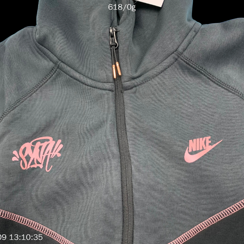 NIKE TECH FLEECH  x SYNA WORLD "CENTRAL CEE"-OSI