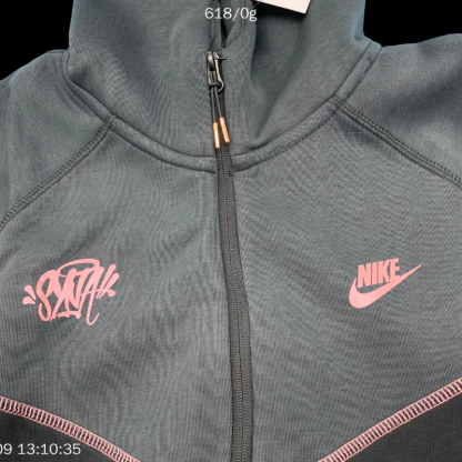 NIKE TECH FLEECH  x SYNA WORLD "CENTRAL CEE"-OSI