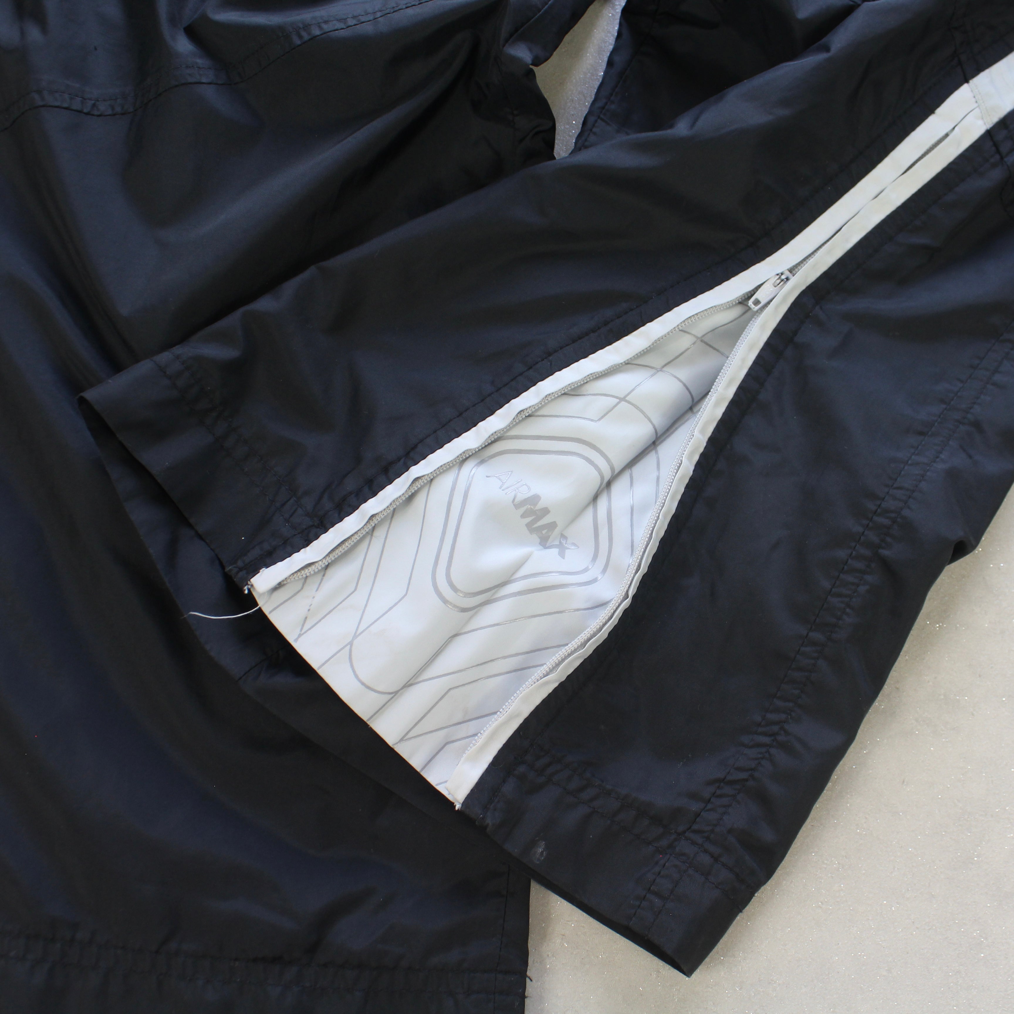 SUPER RARE 2000s Air Max Trackpants Black-OSI