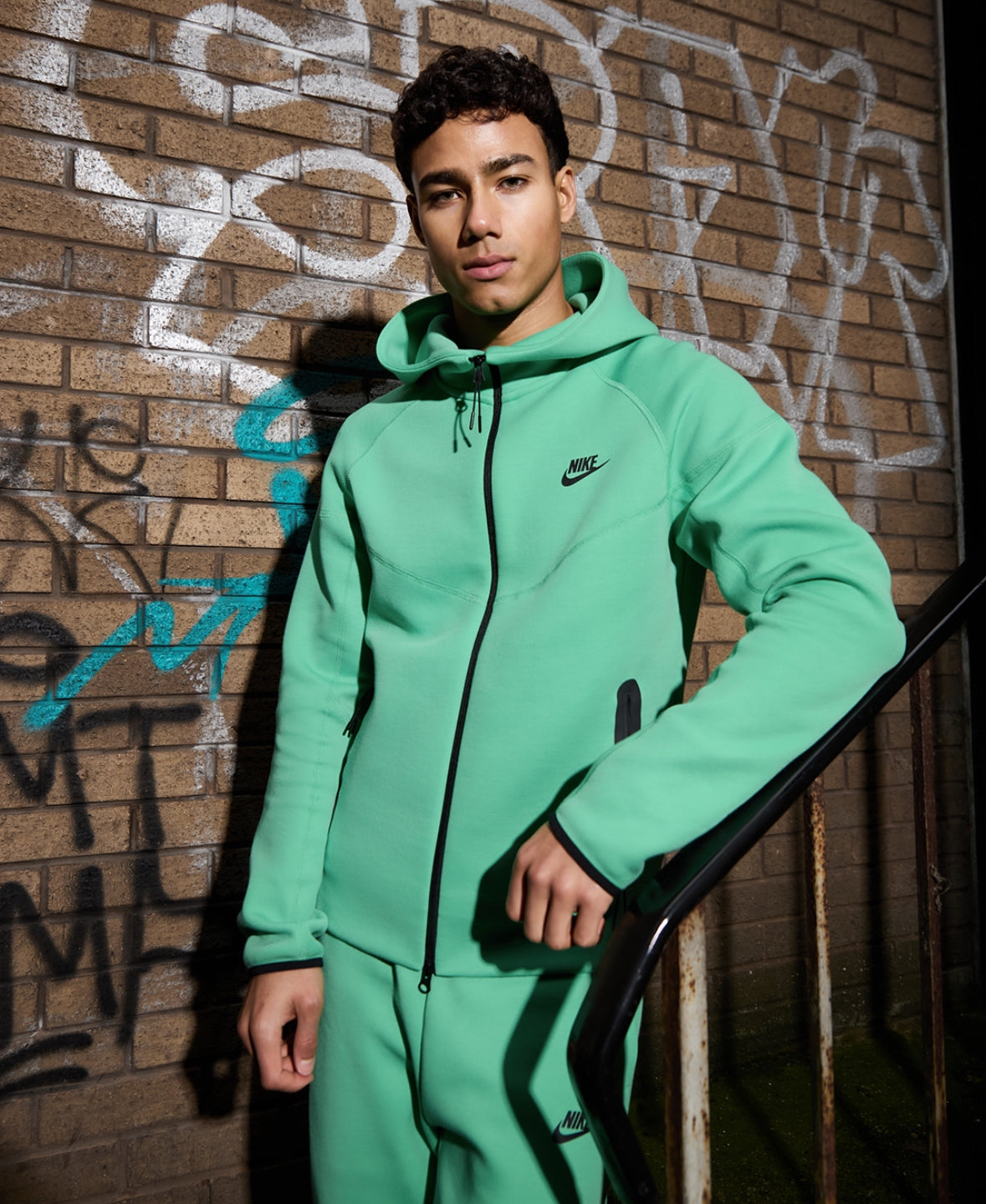 Conjunto  Tech Fleece Verde-OSI