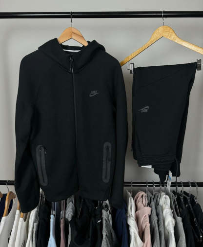 Conjunto  Tech Fleece Preto-OSI