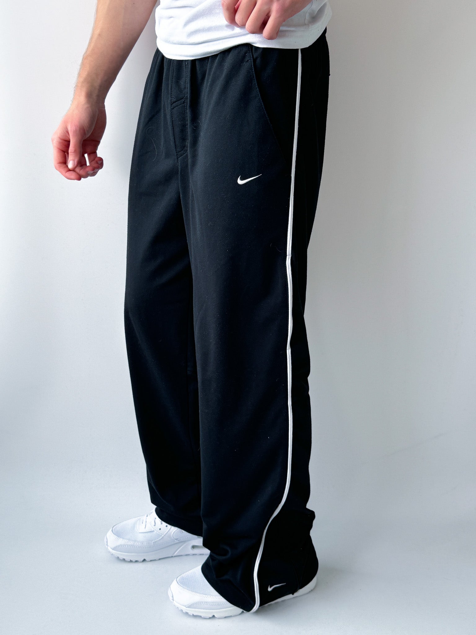 NIKE VINTAGE TRACKPANTS MYSTERY BOX (3 PIECES)