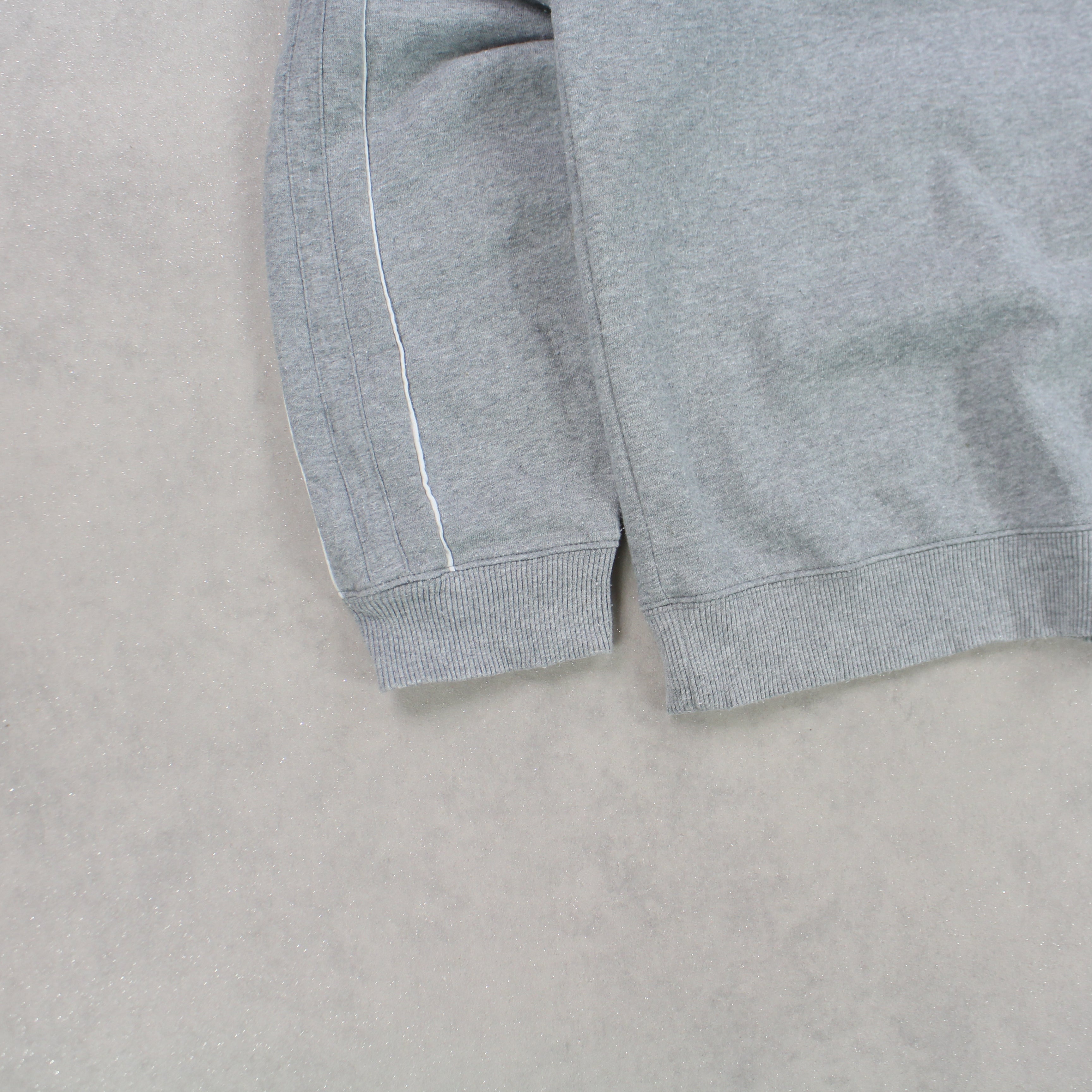 RARE 2000s  Sweatshirt Grey-OSI