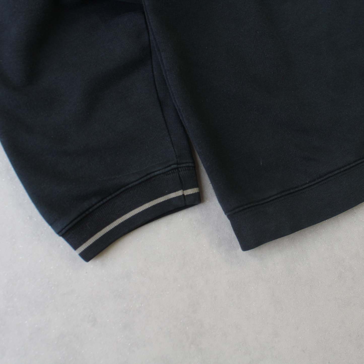 RARE 2000s  Sweatshirt Black-OSI